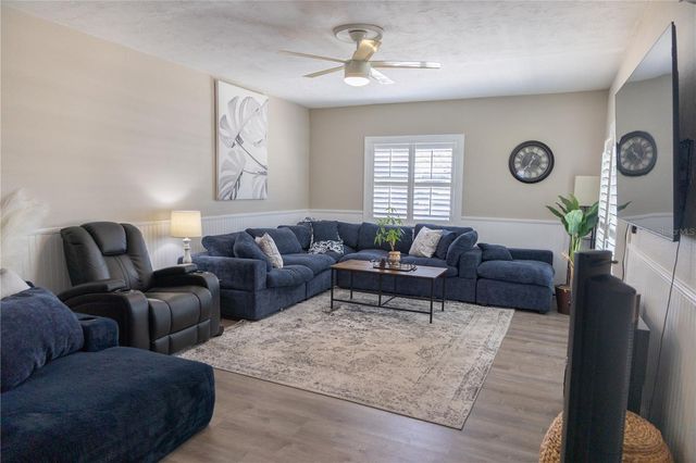 136 MARYLAND AVENUE, Palm Harbor, FL 34683