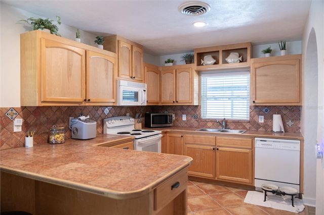 136 MARYLAND AVENUE, Palm Harbor, FL 34683