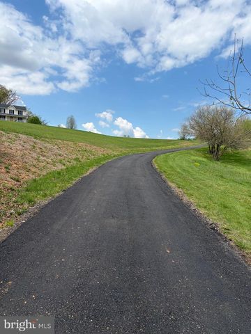 913 BRIDGETON RD, Fawn Grove, PA 17321