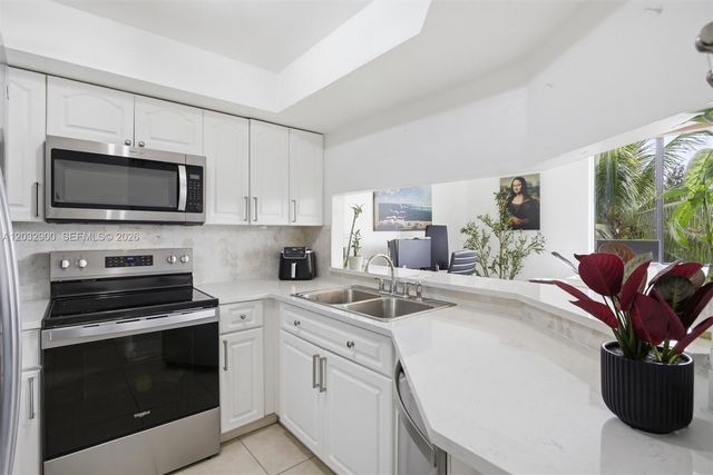 8335 SW 152nd Ave B-411, Miami, FL 33193