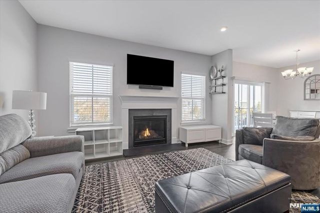 13 Sierra Place, Sparta, NJ 07871