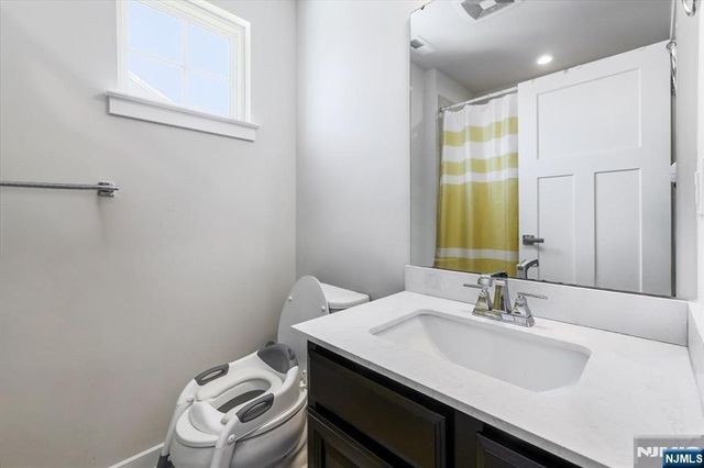 13 Sierra Place, Sparta, NJ 07871