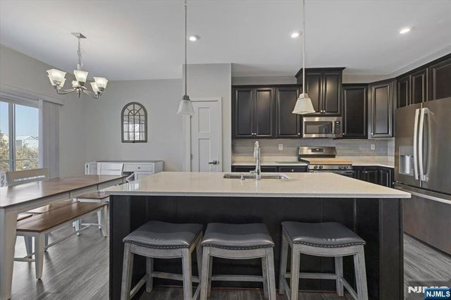 13 Sierra Place, Sparta, NJ 07871