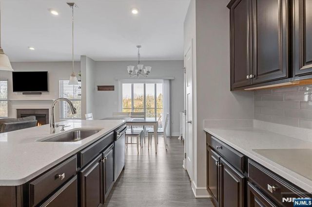 13 Sierra Place, Sparta, NJ 07871