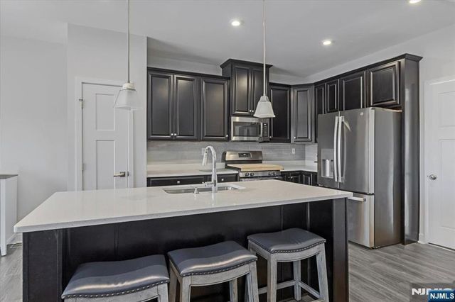 13 Sierra Place, Sparta, NJ 07871