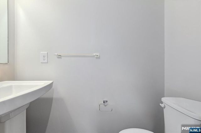 13 Sierra Place, Sparta, NJ 07871