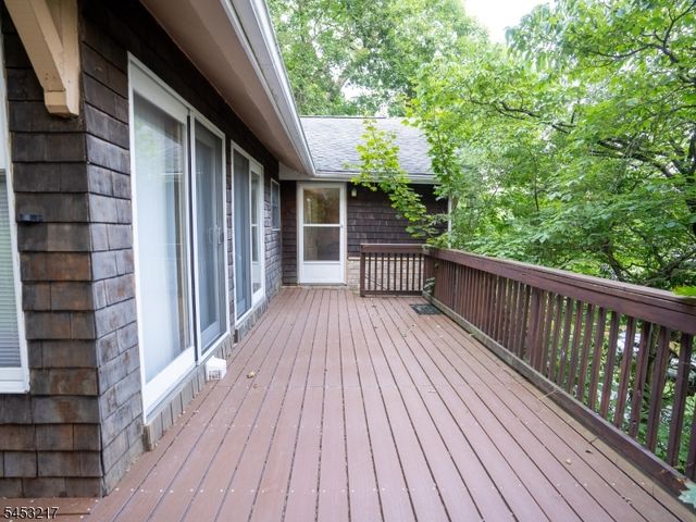 118 Lakeside Dr, Liberty Twp., NJ 07823