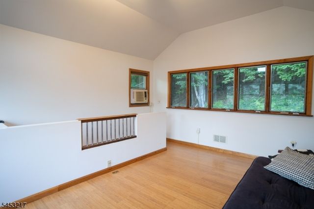 118 Lakeside Dr, Liberty Twp., NJ 07823