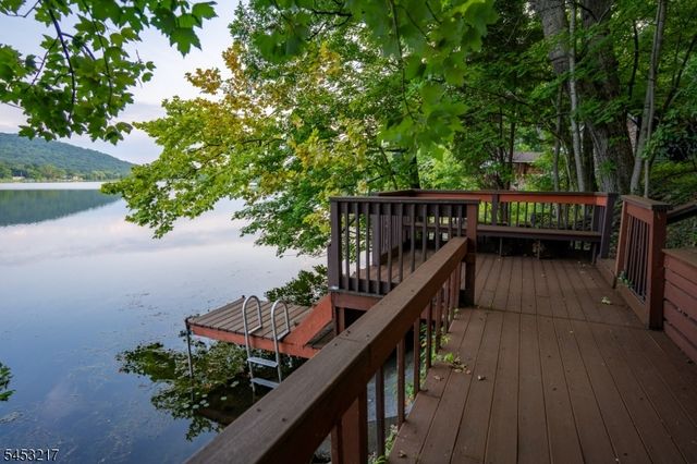 118 Lakeside Dr, Liberty Twp., NJ 07823