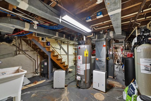 W1689 County Road J, Mukwonago, WI 53149