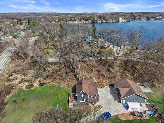 W1689 County Road J, Mukwonago, WI 53149