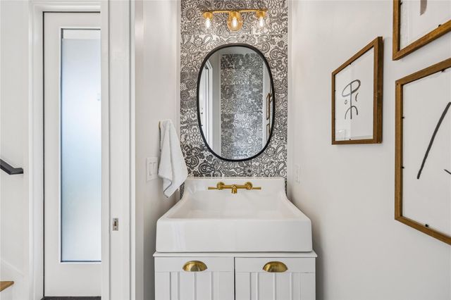 1718 Valeria ST, Austin, TX 78704