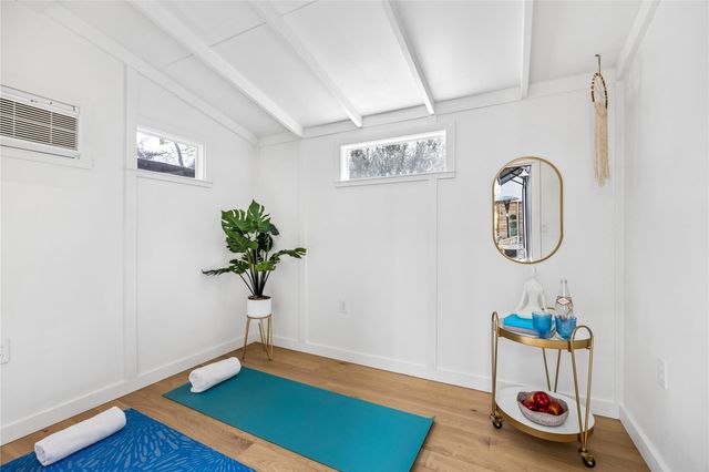 1718 Valeria ST, Austin, TX 78704