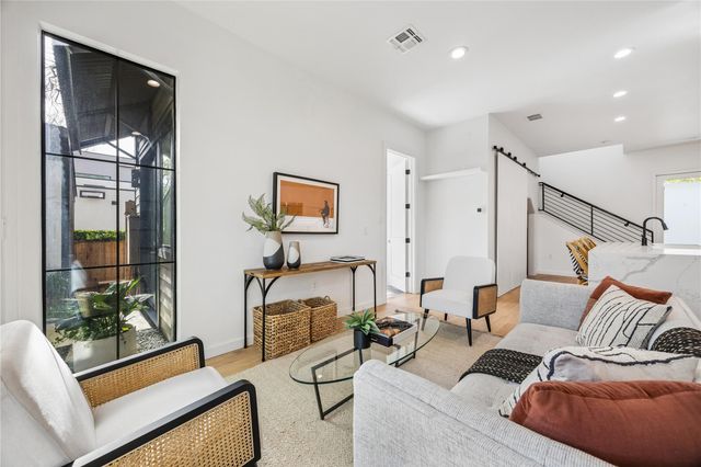 1718 Valeria ST, Austin, TX 78704