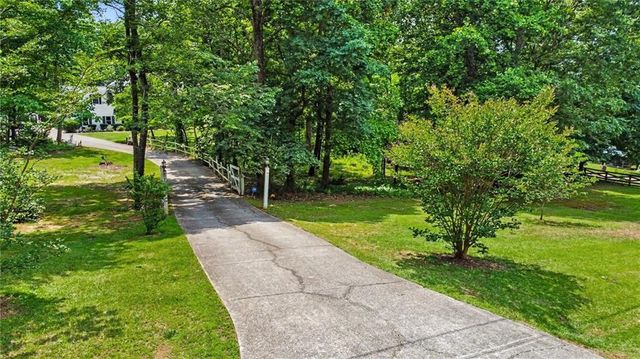 7025 Oakcreek Trace, Cumming, GA 30041