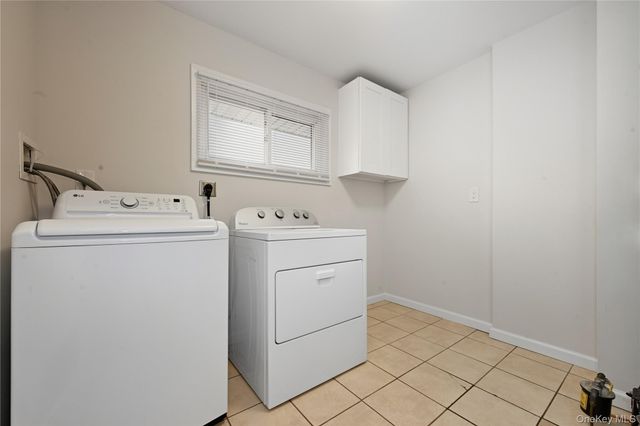 57 Cobalt Lane, Westbury, NY 11590