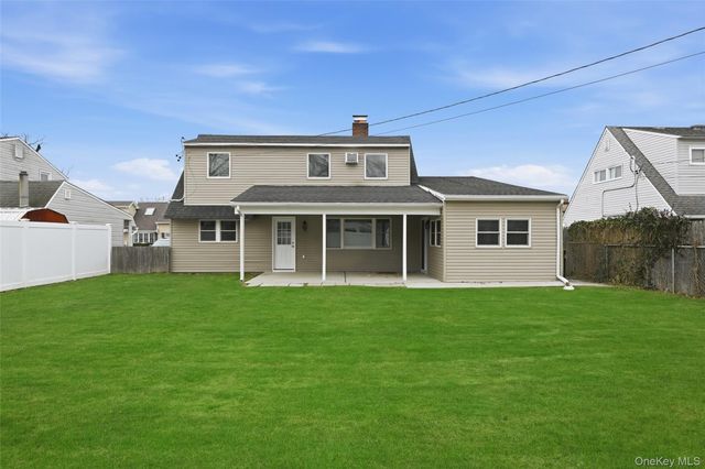 57 Cobalt Lane, Westbury, NY 11590