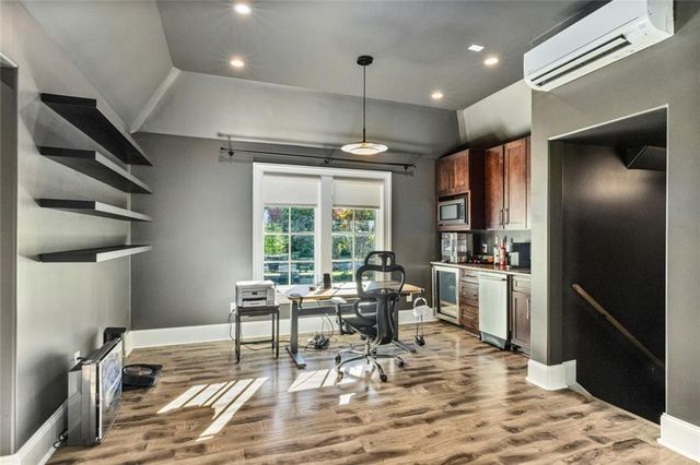 475 Heards Ferry, Atlanta, GA 30328