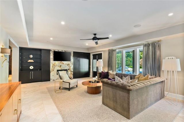 475 Heards Ferry, Atlanta, GA 30328