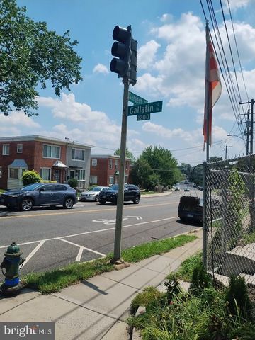5052 SARGENT RD NE, Washington, DC 20017