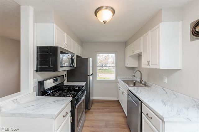 609 Princeton Avenue, Elyria, OH 44035