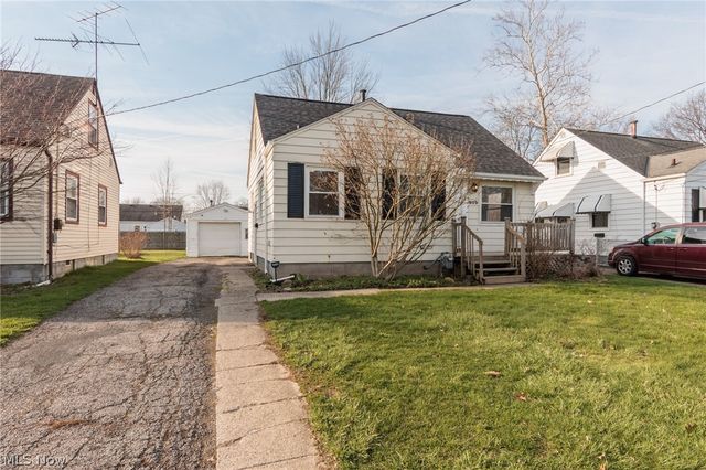 609 Princeton Avenue, Elyria, OH 44035