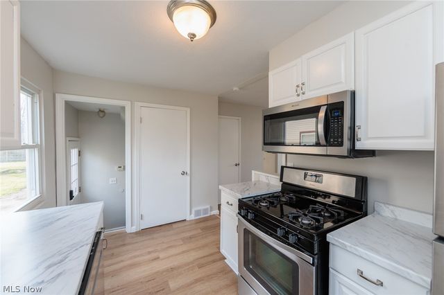 609 Princeton Avenue, Elyria, OH 44035