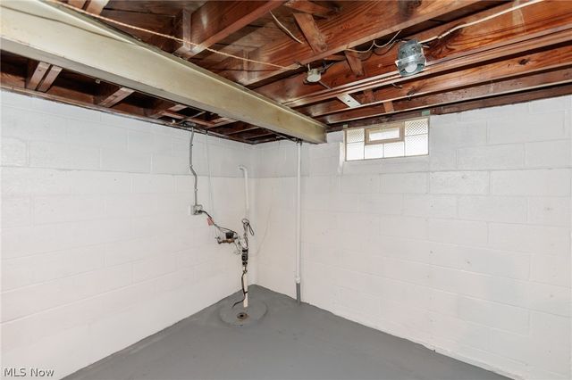 609 Princeton Avenue, Elyria, OH 44035