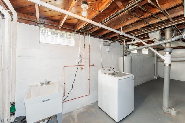 609 Princeton Avenue, Elyria, OH 44035