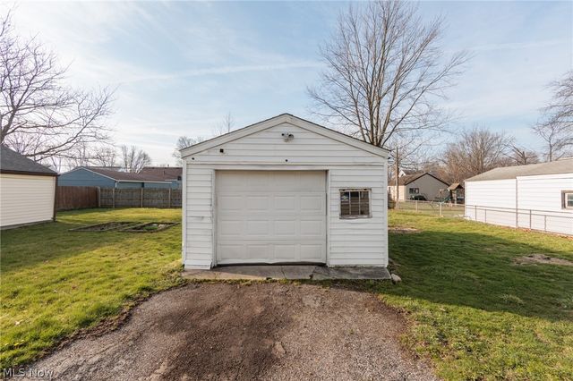 609 Princeton Avenue, Elyria, OH 44035