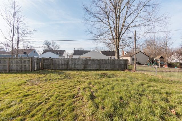 609 Princeton Avenue, Elyria, OH 44035