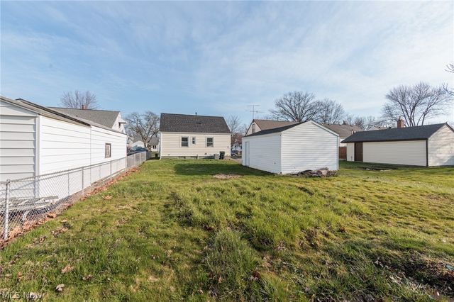 609 Princeton Avenue, Elyria, OH 44035