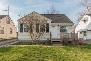 609 Princeton Avenue, Elyria, OH 44035