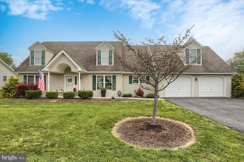 300 BARNETT STREET, New Bloomfield, PA 17068