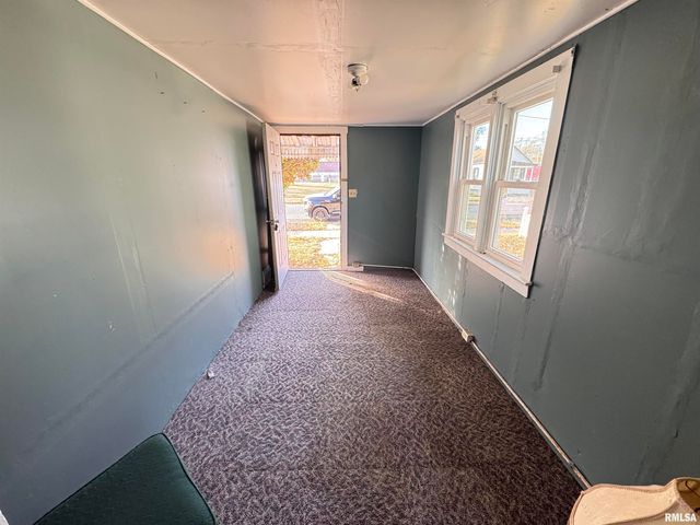 911 W HURLBURT Street, Peoria, IL 61605