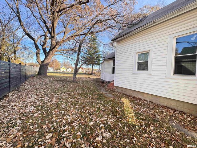 911 W HURLBURT Street, Peoria, IL 61605