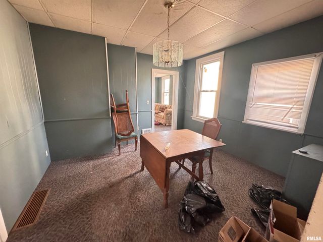 911 W HURLBURT Street, Peoria, IL 61605