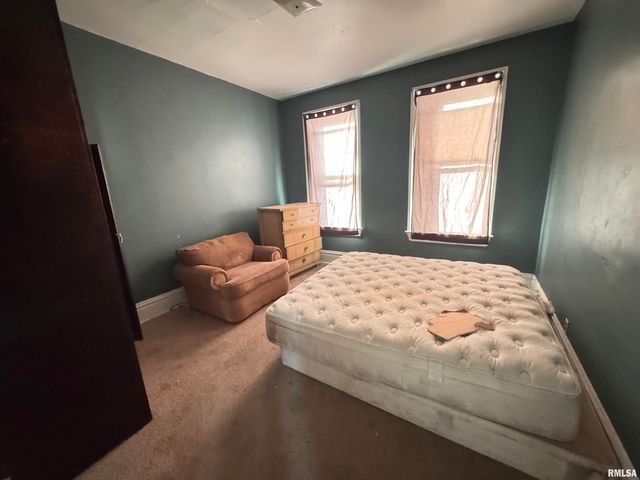 911 W HURLBURT Street, Peoria, IL 61605