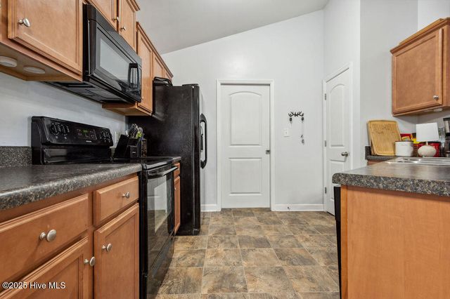 213 Lockwood Court, Hubert, NC 28539