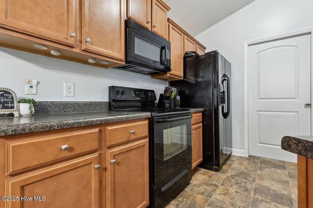 213 Lockwood Court, Hubert, NC 28539