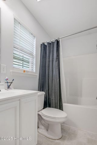 213 Lockwood Court, Hubert, NC 28539