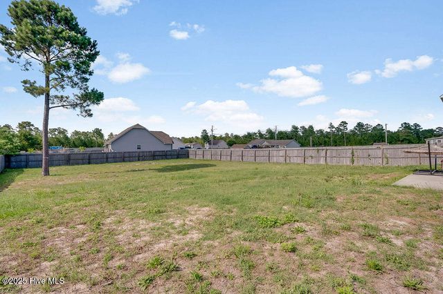 213 Lockwood Court, Hubert, NC 28539