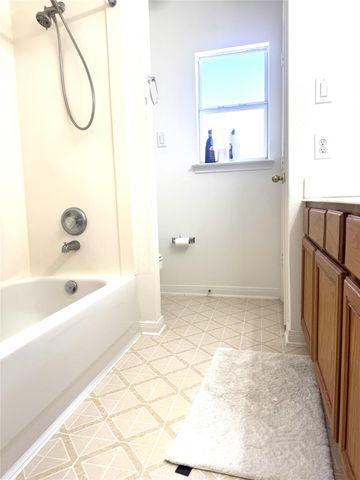 6611 Sunrise Valley Lane, Houston, TX 77083