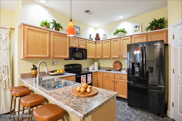 3732 Hurstbourne Ridge Blvd, Louisville, KY 40299