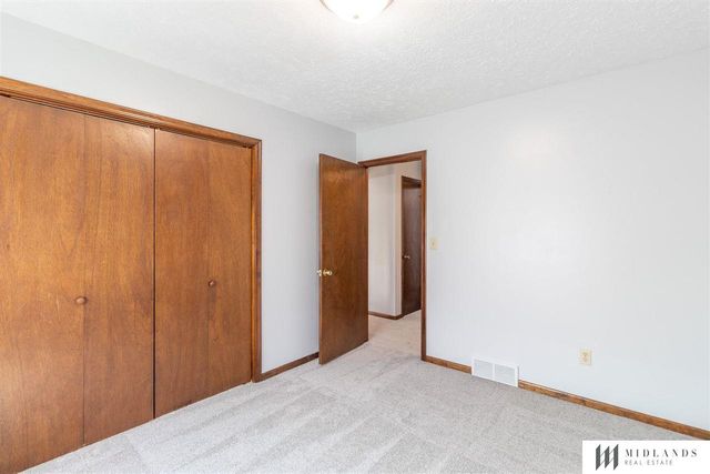 13302 S 26th Avenue, Bellevue, NE 68123