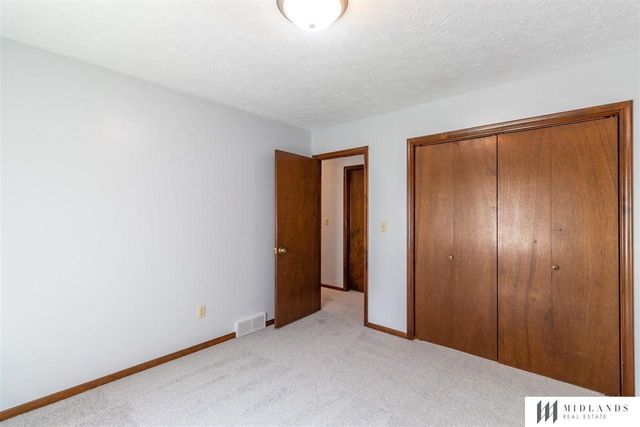 13302 S 26th Avenue, Bellevue, NE 68123