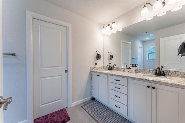 440 Peach Avenue, Centerton, AR 72719