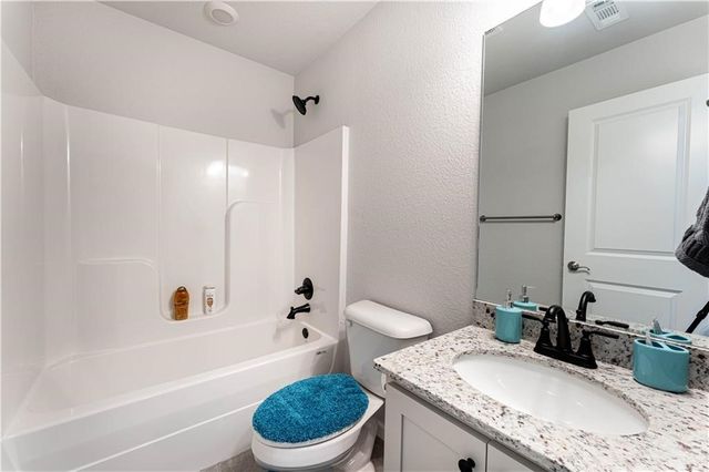 440 Peach Avenue, Centerton, AR 72719