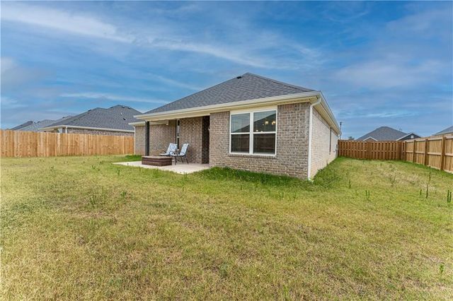 440 Peach Avenue, Centerton, AR 72719