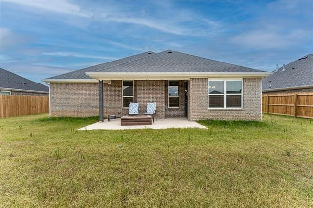 440 Peach Avenue, Centerton, AR 72719